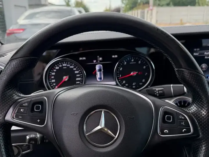 Mercedes-Benz E W213 200