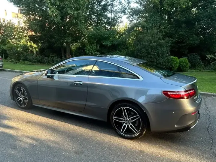 Mercedes-Benz E