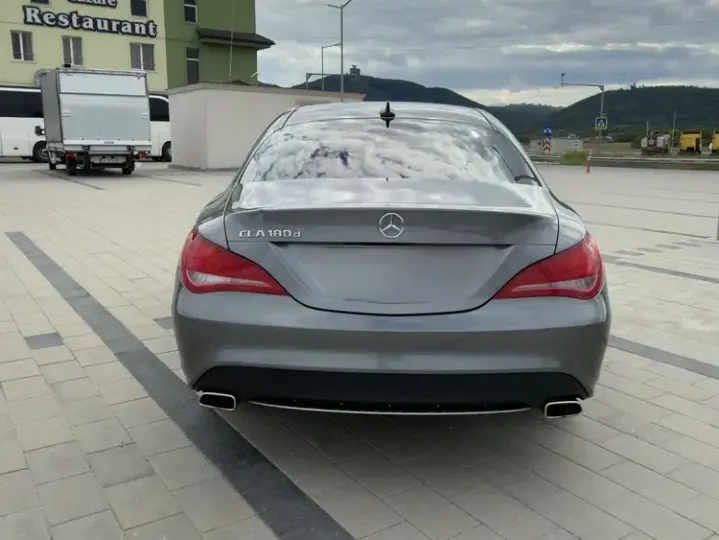 Mercedes-Benz CLA 180