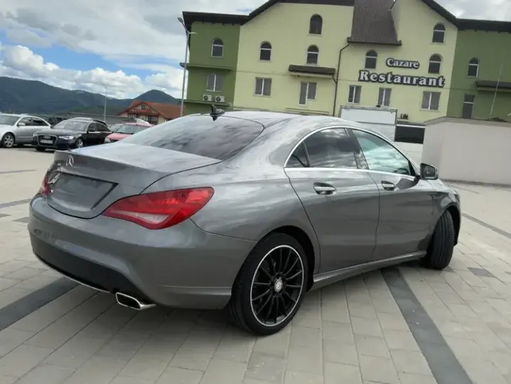 Mercedes-Benz CLA 180