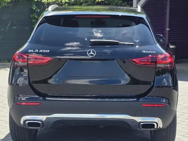 Mercedes-Benz GLA 250 4MATIC Aut.