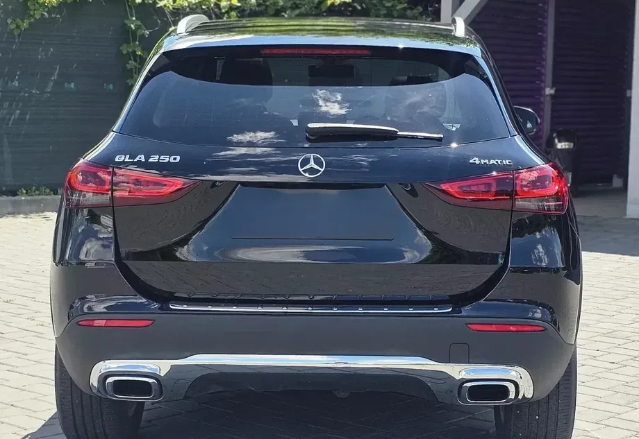 Mercedes-Benz GLA 250 4MATIC Aut. — imagine 3