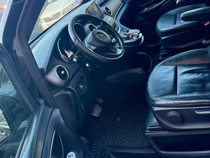 Mercedes-Benz V