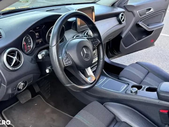 Mercedes-Benz CLA 180 C117 d 7G-DCT