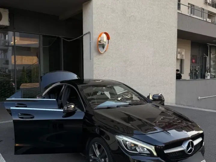 Mercedes-Benz CLA 180 C117