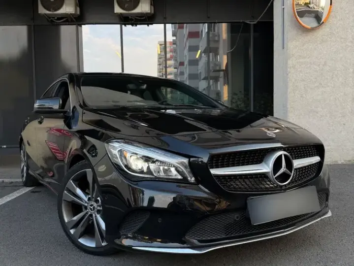Mercedes-Benz CLA 180 C117