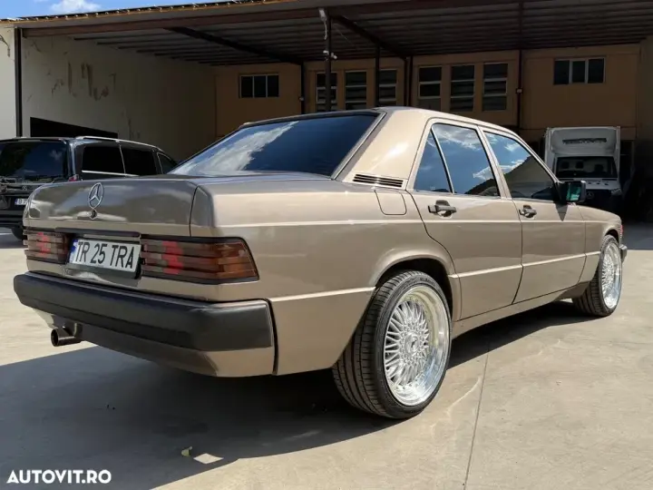Mercedes-Benz 190