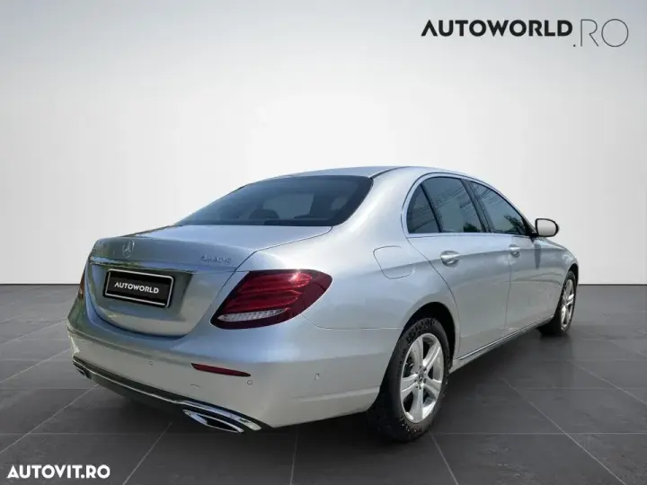 Mercedes-Benz E W213 220 d 4MATIC Aut.