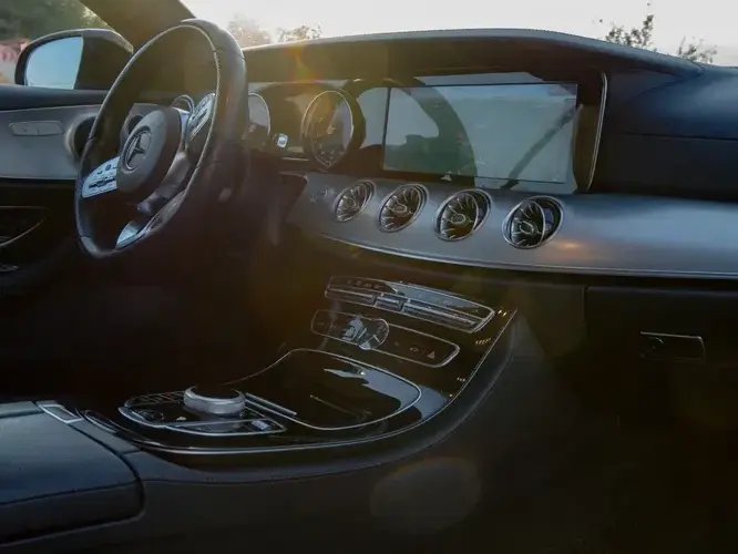 Mercedes-Benz E W213 200