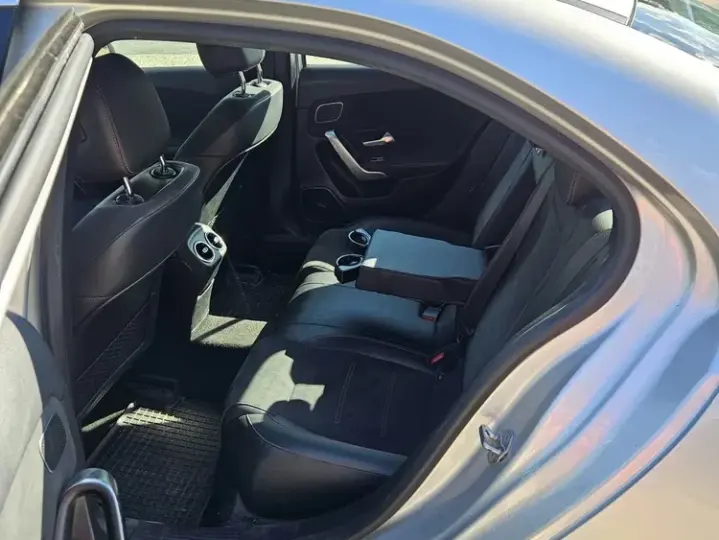 Mercedes-Benz A 200 W177/V177