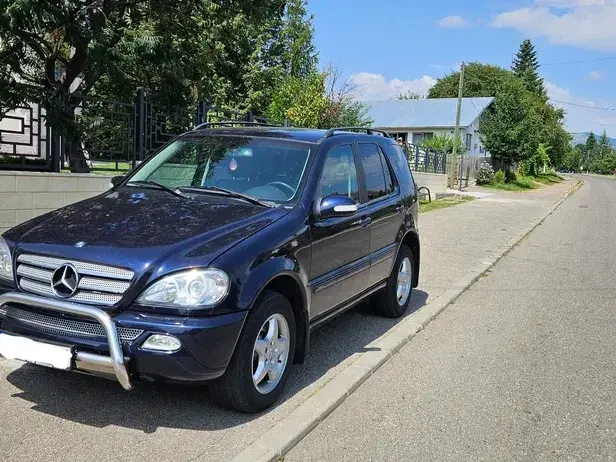 Mercedes-Benz ML W163