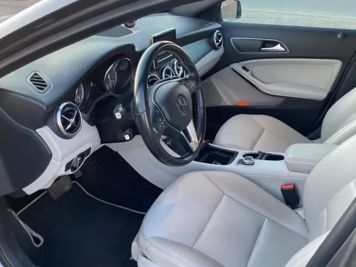 Mercedes-Benz GLA X156 220 CDI 4MATIC 7G-DCT