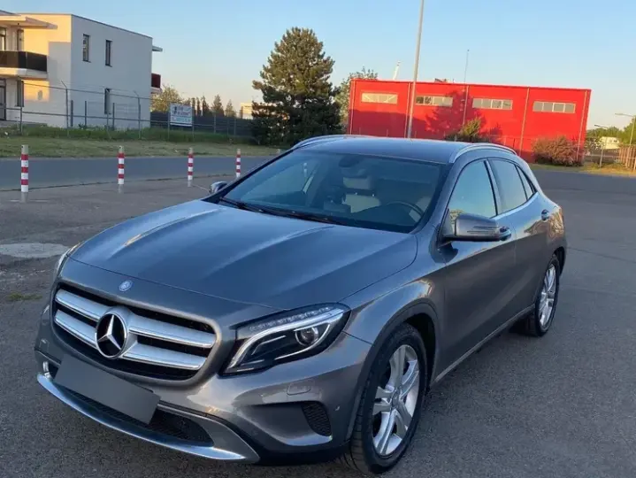Mercedes-Benz GLA X156 220 CDI 4MATIC 7G-DCT