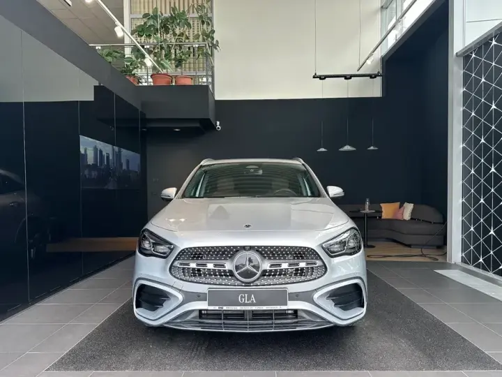 Mercedes-Benz GLA H247 200 d 4MATIC 8G-DCT AMG Line