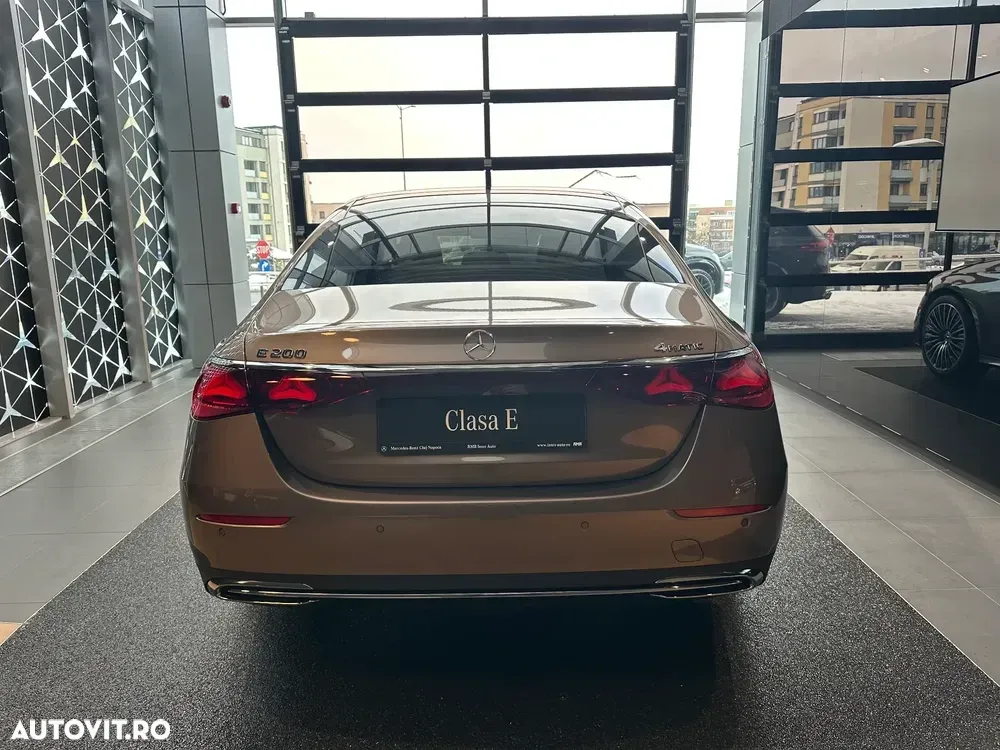 Mercedes-Benz E W214 200 MHEV — imagine 4