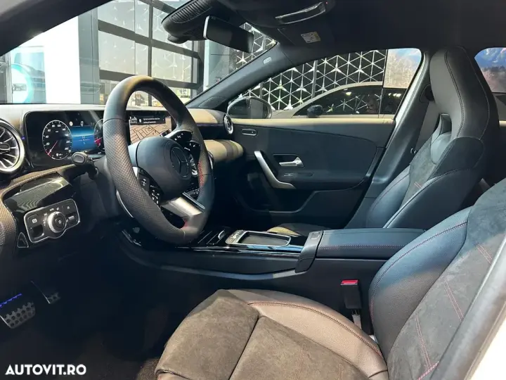 Mercedes-Benz A 220 4Matic 7G-DCT AMG Line
