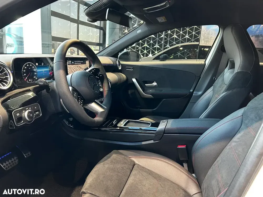Mercedes-Benz A 220 4Matic 7G-DCT AMG Line — imagine 6