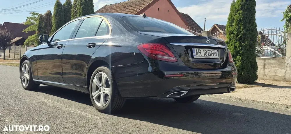 Mercedes-Benz E — imagine 4