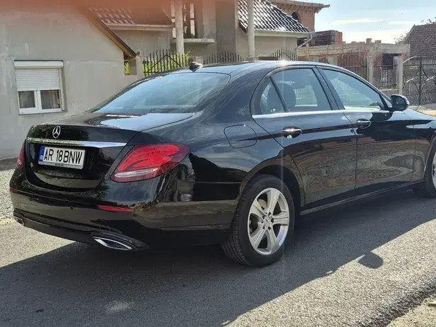 Mercedes-Benz E