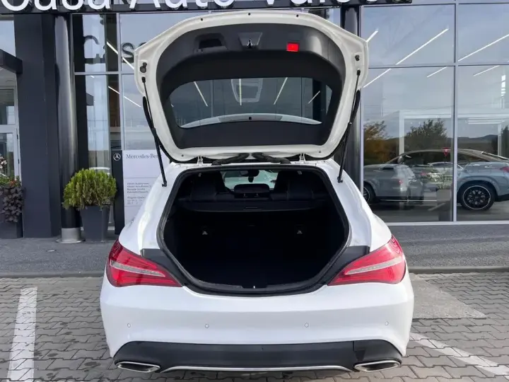Mercedes-Benz CLA 200 C117