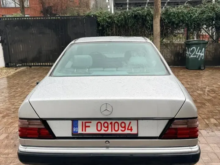 Mercedes-Benz W124