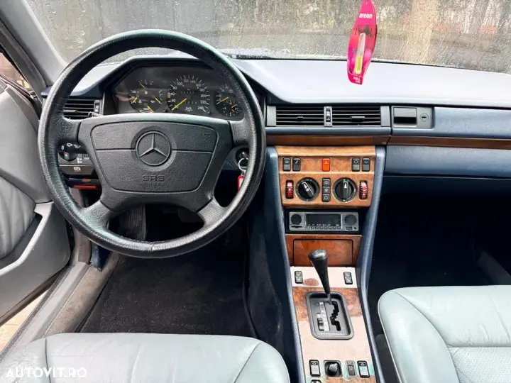 Mercedes-Benz W124