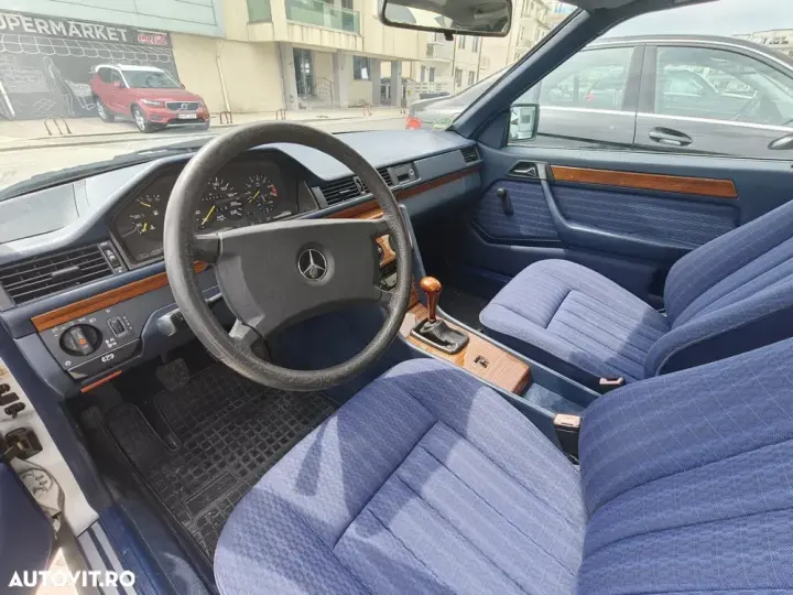 Mercedes-Benz W124