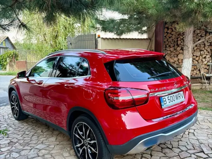 Mercedes-Benz GLA X156