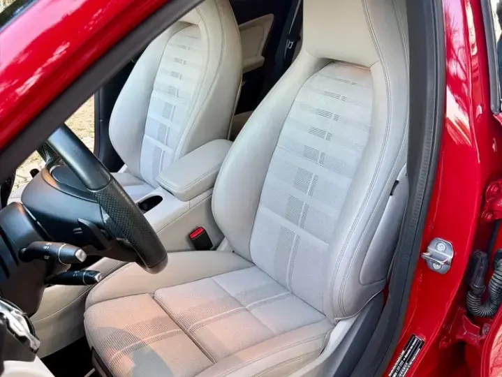 Mercedes-Benz GLA X156