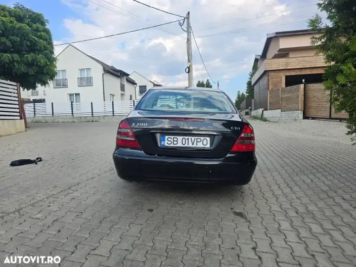 Mercedes-Benz E W211 200 CDI