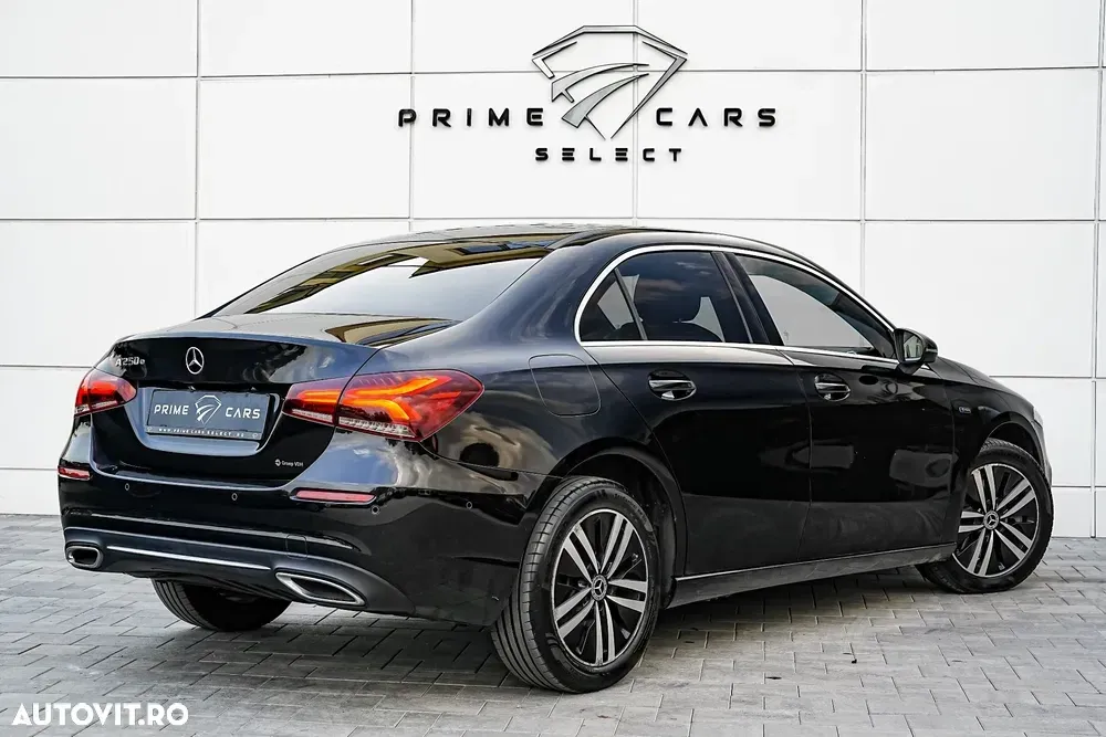 Mercedes-Benz A 250 e Sedan 8G-DCT Edition — imagine 5