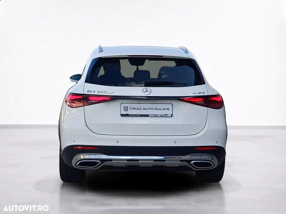 Mercedes-Benz GLC 300 e 4MATIC PHEV — imagine 4