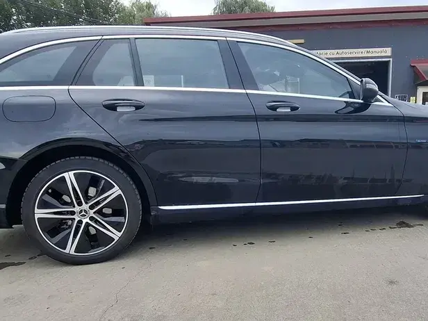 Mercedes-Benz C W205 300 de 9G-TRONIC