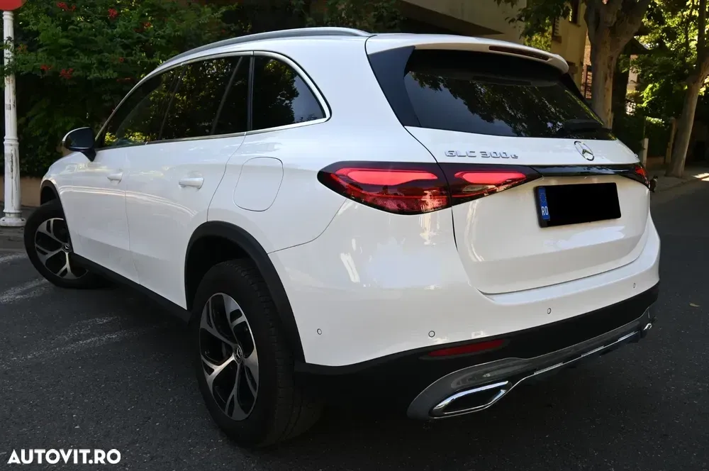 Mercedes-Benz GLC 300 e 4MATIC PHEV — imagine 4