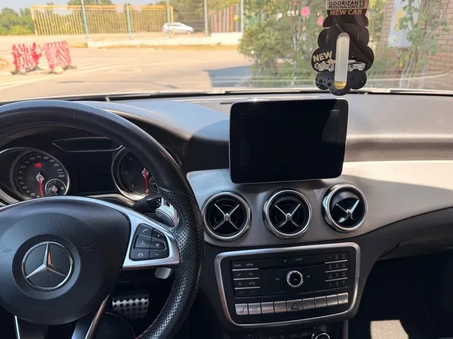 Mercedes-Benz GLA 220 d 4MATIC Aut. — imagine 4