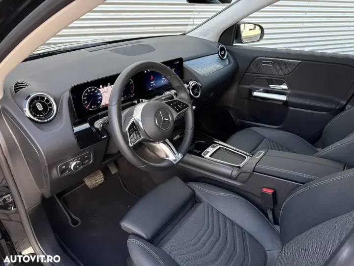 Mercedes-Benz GLA H247 180 7G-DCT Entry