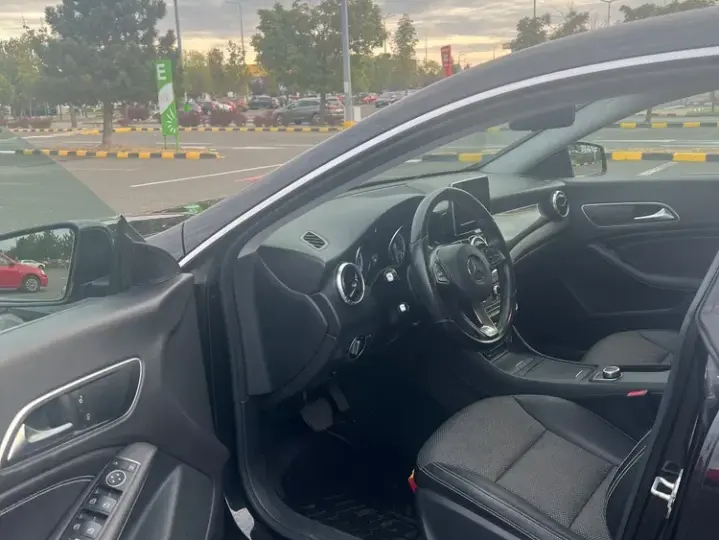 Mercedes-Benz CLA 180 C117