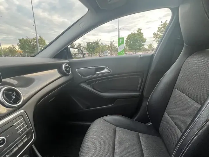 Mercedes-Benz CLA 180 C117