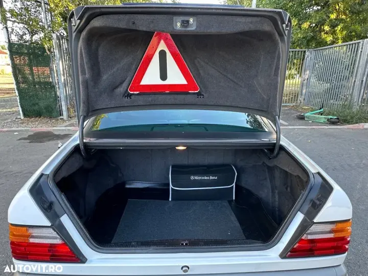 Mercedes-Benz E W124