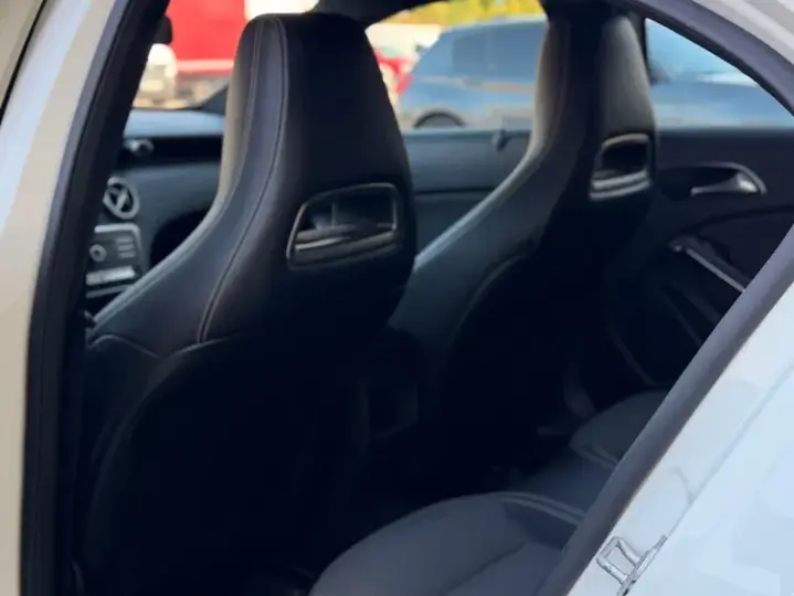 Mercedes-Benz A 180 W176