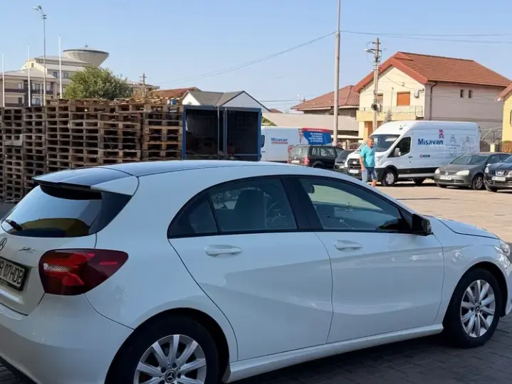 Mercedes-Benz A 180 W176