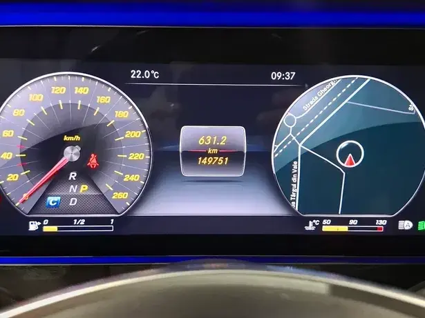 Mercedes-Benz E W213 220 d 9G-TRONIC AMG Line