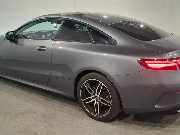 Mercedes-Benz E W213 220 d 9G-TRONIC AMG Line