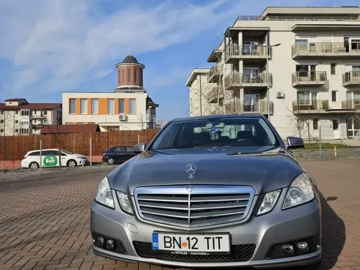 Mercedes-Benz E W212 200 CGI BlueEFFICIENCY 7G-TRONIC Avantgarde