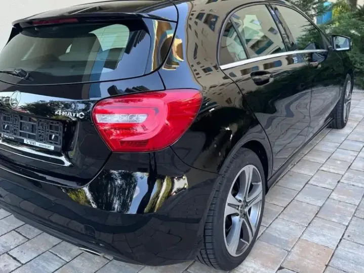 Mercedes-Benz A 250 W176 4Matic BlueEfficiency Aut.