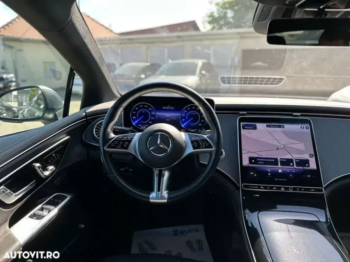 Mercedes-Benz EQE 300 Electric Art