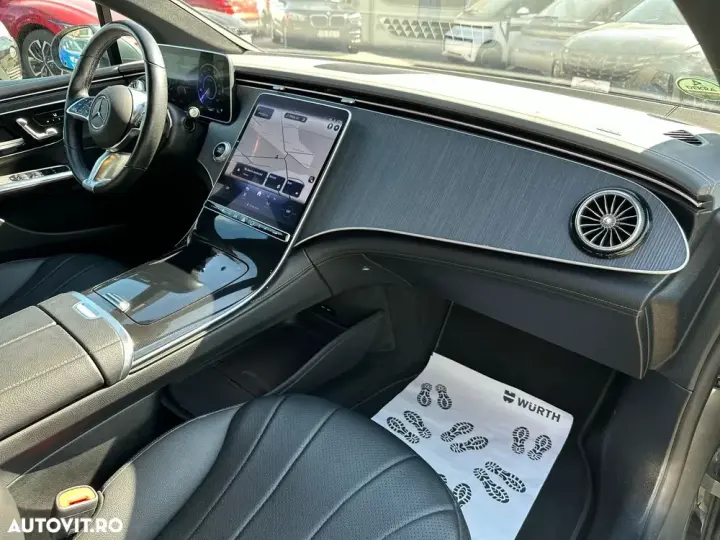 Mercedes-Benz EQE 300 Electric Art