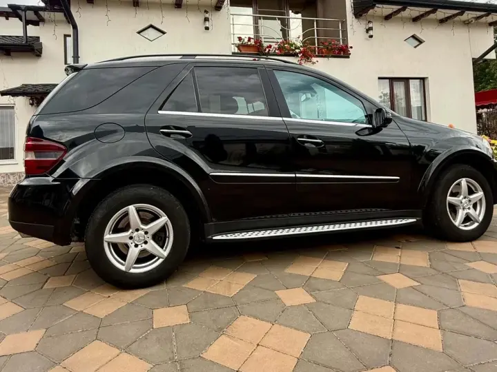 Mercedes-Benz ML W164