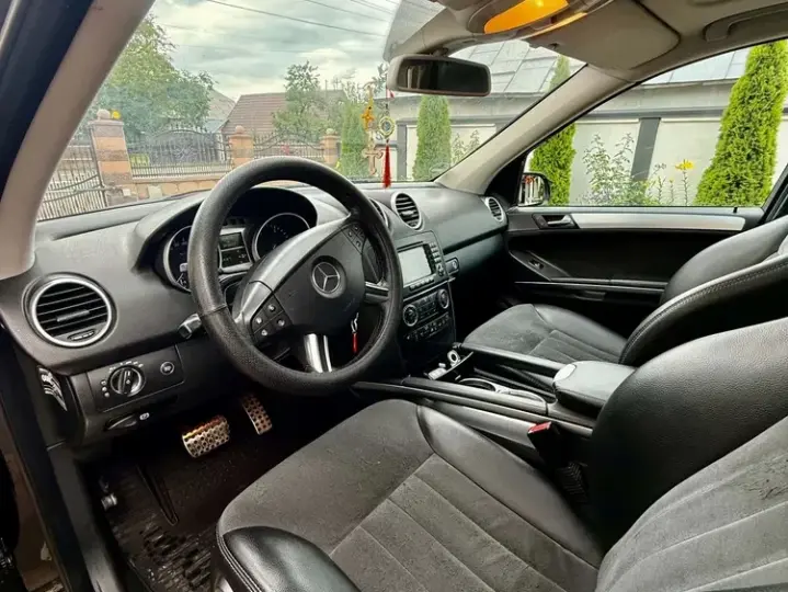 Mercedes-Benz ML W164