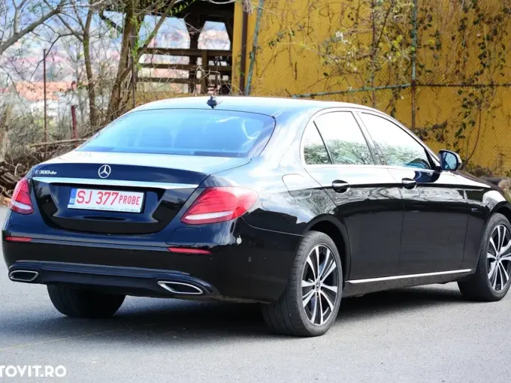 Mercedes-Benz E W213 300 de 9G-TRONIC